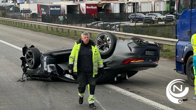 E313 : spectaculair ongeval aan Herentals-Industrie, Duitse auto op z'n dak - extra foto's