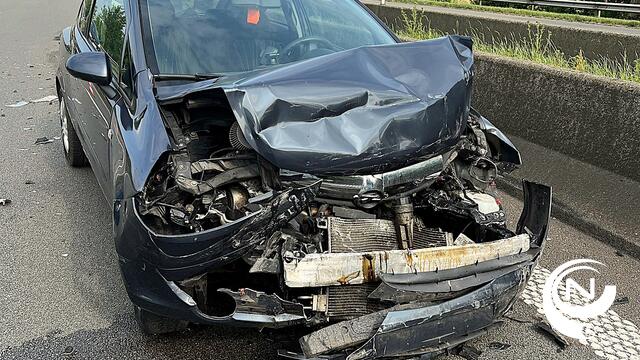 E313 : 2 gewonden bij kop-staart botsing ter hoogte van Grobbendonk Herentals-West