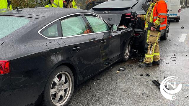 E313 : lange file na kop-staartaanrijding op E313 Olen / Herentals-Oost   -   2 gewonden