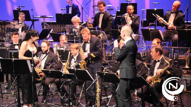 29 Bn Log schitterend Nieuwjaarsconcert : cheques voor goede doelen 
