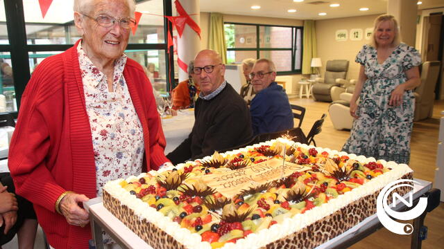  Maria Theeuwes blaast 102 kaarsjes uit in WZC Bremdael : 'Iedere dag genieten van de kleine dingen' - extra foto's