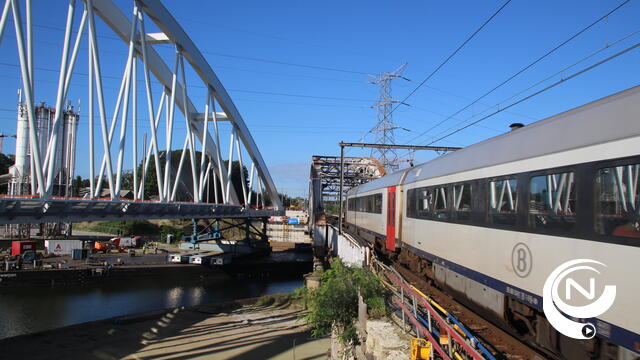 Spoorbrug Lierseweg mastodont van 3.200 ton, cm per cm op z'n plaats - extra foto's vid