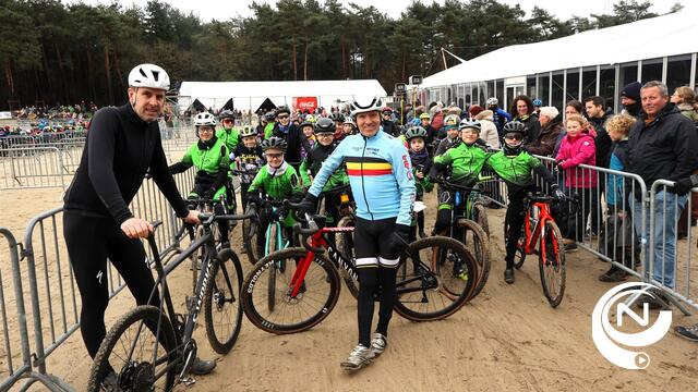 210 rennertjes verkennen parcours Krawatencross : top jeugdinitiatie - zondag ook BK G-renners - extra foto's