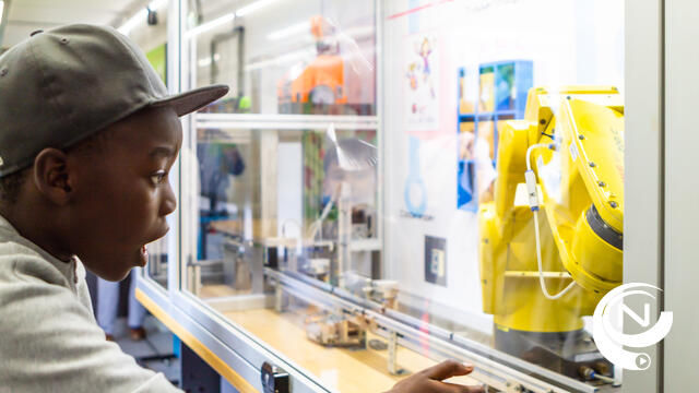 Sint-Pietersinstituut Turnhout is 1000e halte van de Techno Trailer - STEM
