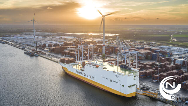 Eerste walstroom voor zeeschepen arriveert in Antwerp Euroterminal