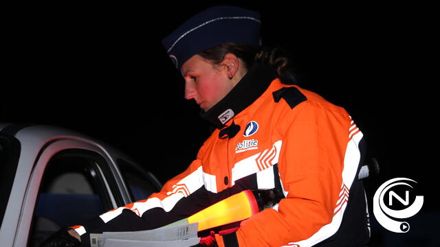 Politiecontrole : 10 inzittenden... in één personenwagen in Beerse