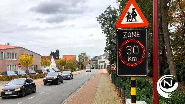 Wegen en Verkeer maakt dynamische zone 30-borden klaar voor veilige start van het schooljaar