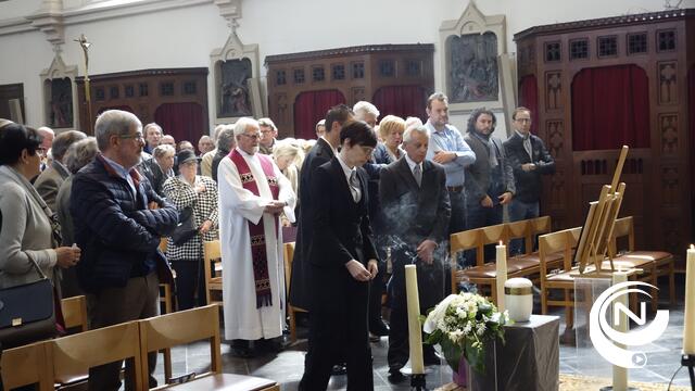 Bomvolle Paterskerk neemt afscheid van Ruwe Ronald - De Witte Stilte