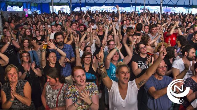 Ode aan Bobbejaan doet festivaltent Na Fir Bolg massaal evergreens meezingen - extra foto's