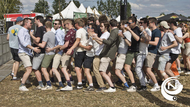 8.000 fans feesten op zonovergoten uitverkochte Clamotte Rock : 'Rockdag zonder weerga' - extra foto's