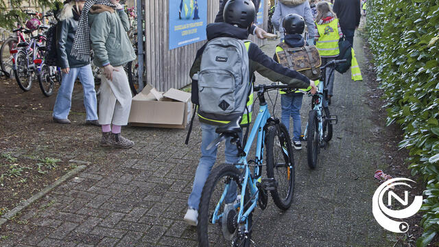Fietslichtjes voor Vorselaarse schoolkinderen : "Helm op, fluo top”-actie