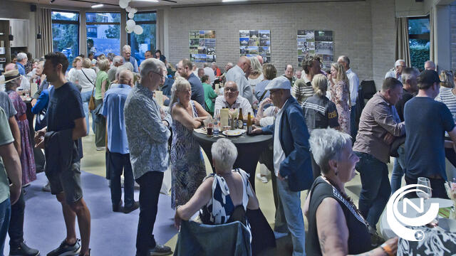 Warm en verbindend Dorpshuis  :  "Clusteren van dienstverlening, verenigingen kunnen hier groeien en bloeien" - extra foto's