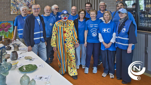 Hoptimisten kloppen geslaagde kunstveiling af op €1.690 voor 2 goede doelen - extra foto's