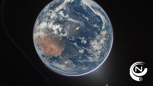 NASA Artemis II is halverwege de maan, astronauten sturen eerste foto's van de aarde