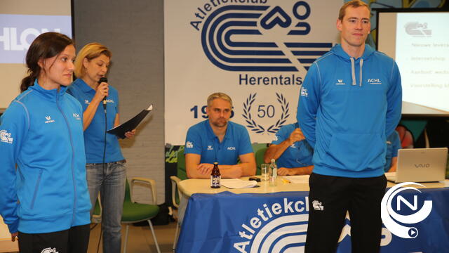 Estafetteteam heren AC Herentals sparren met broers Borlée