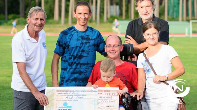 Voetballers steunen Kris Van Reusel en ALS Liga (1)