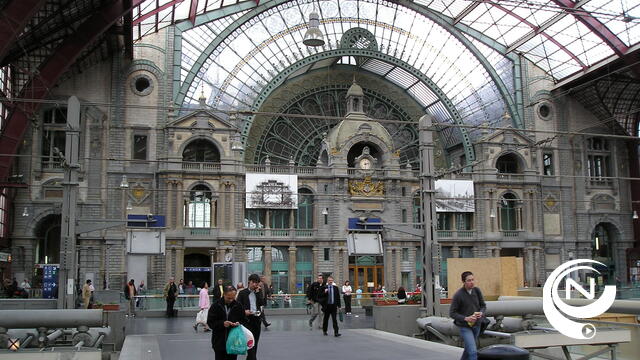 Antwerpen-Centraal deels ontruimd wegens verdacht koffertje 