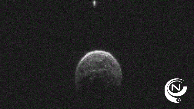 Grote planetoïde scheert langs aarde