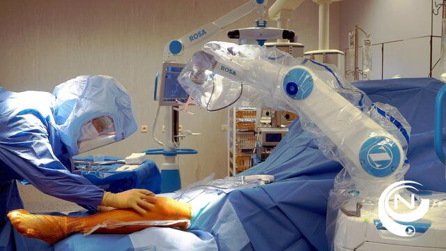  Kniechirurgen van ZNK zetten vol in op innovatie met 4 robots voor knieprothesen