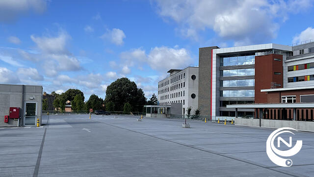 AZ Herentals : 'Bezoekersparking deels afgesloten door plaatsing zonnepanelen'