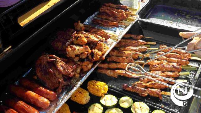 Grandioze BBQ VC Herentals in tuin Salons de Limpens tijdens Herentals Fietst