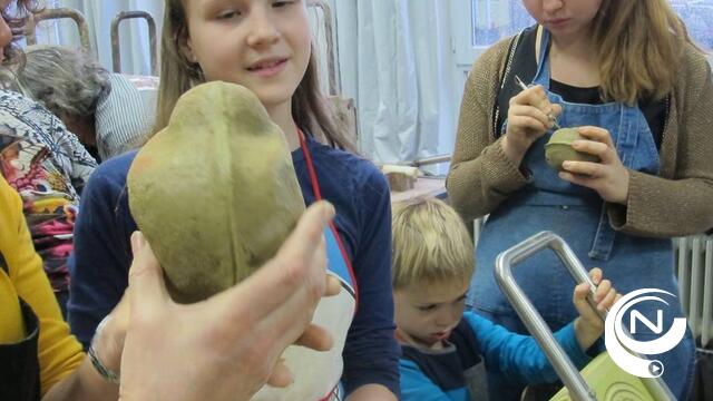 Herentalse verenigingen en scholieren maken massaal beeldjes voor CWxRM 