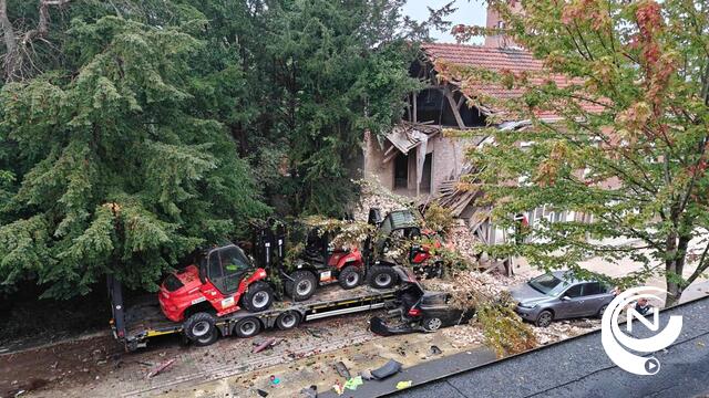 Enorme ravage :  vrachtwagen rijdt binnen in beschermd herenhuis in Dorpsstraat Booischot - chauffeur in slaap gevallen 