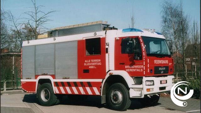 Auto brandt uit in Kastanjelaan in Herentals 