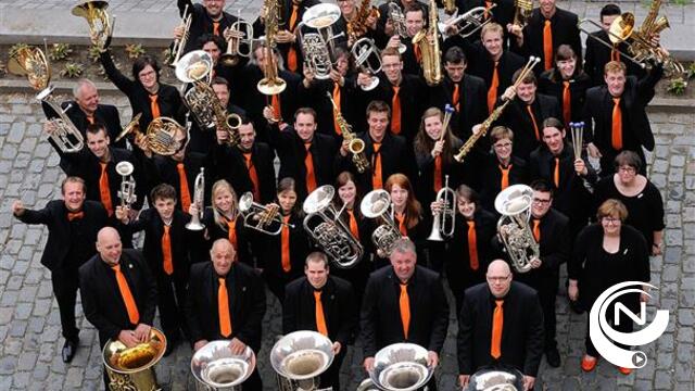 KNALLEND KERSTCONCERT MET BRASS-AUX-SAXES