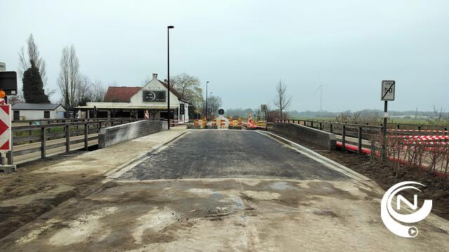 Brug over de Kleine Nete aan Bobbejaanland opnieuw open voor auto’s