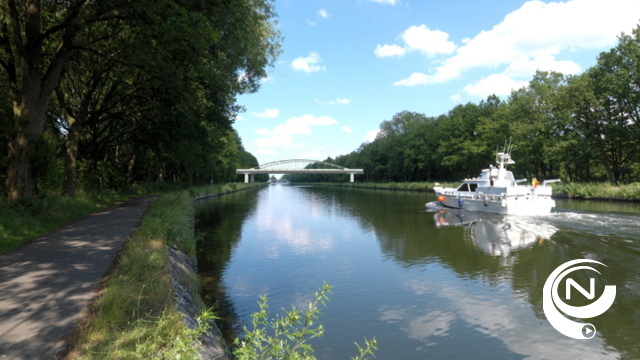 Blauwalg op kanaal Bocholt-Herentals tussen Bocholt en Geel: recreatie en captatie sterk afgeraden 