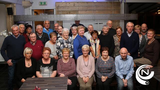 70-jarigen van Larum aan de feestdis