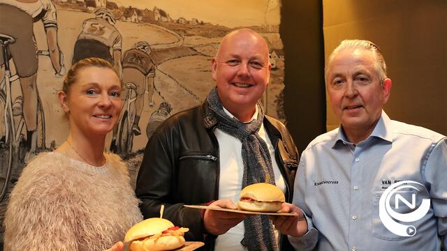 Echte veldritfans smullen de Krawatenburger (4)