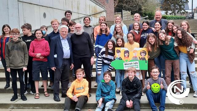 Sociaal-culturele vereniging Curieus met fijne poëziewedstrijd
