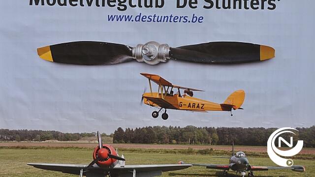Leden van modelvliegclub De Stunters houden hart vast voor komst windmolens 