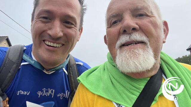 8.000 deelnemers halen eindmeet Dodentocht: "Kwartiertje overtijd gegaan om laatste deelneemster te laten finishen" - Mega Toby Philip vlot over de streep