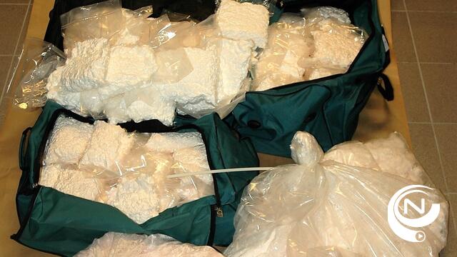 Politie pakt Colombiaanse cocaïnewassers op in oude melkfabriek Friesland, ook aanhoudingen in Vlimmeren Beerse
