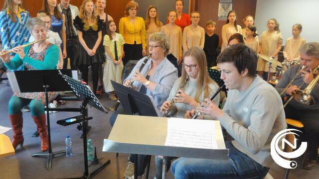 Leerlingen Academie Muziek en Woord brengen musical Kweenie