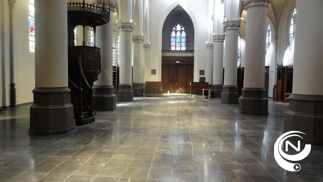 Gerenoveerde kerk Sint-Pieter en Pauwel wordt door bisschop ingezegend 
