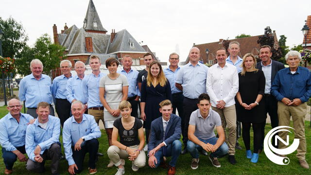 De Moedige Supporters 50 jaar jong : '49 kampioentruien dat doet je iets'