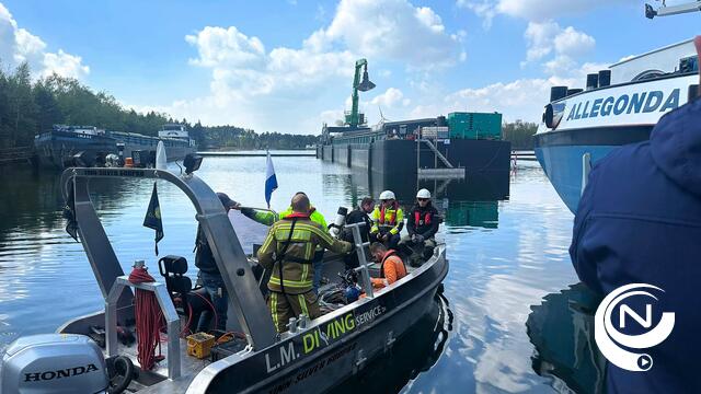 Vrachtschip gezonken op Kanaalplas Mol : diesel lekt uit generator - extra foto's - updates