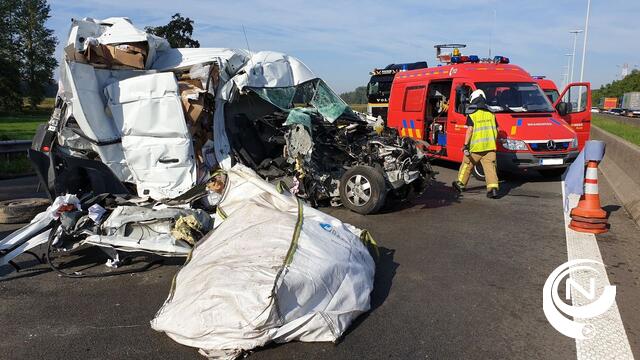 E313 richting Hasselt volledig versperd door zwaar ongeval in Herentals-West - snelweg opnieuw vrij (1)