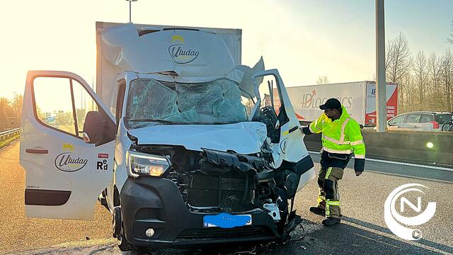 E313 : ochtendfile door kop-staartbotsing aan Herentals-West Grobbendonk - bestuurder gewond