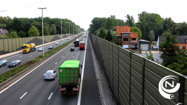 E313 : plaatsing geluidsschermen in Grobbendonk eerder klaar - vanaf maandagochtend geen hinder meer op snelweg
