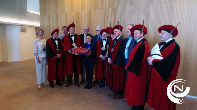 Ghesellen van de aardbei op bezoek bij Gouverneur van Antwerpen