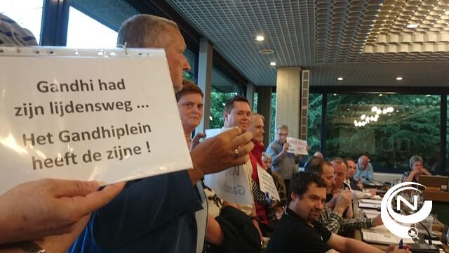 Bewoners Gandhiplein protesteren tijdens gemeenteraad