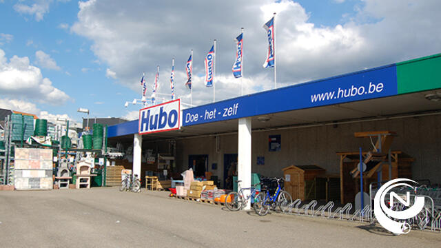 Afvalcontainer in brand gestoken aan Hubo in Herentals 