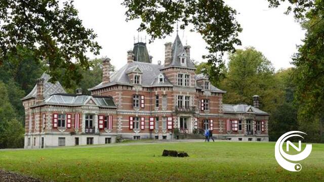 Specialisten verwijderen asbest en bestrijden zwamaantasting aan remise en kasteel Hof Ter Laken in Heist-op-den-Berg