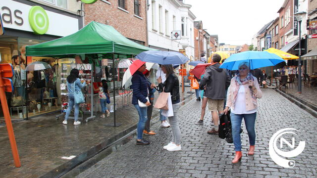 Braderij start in mineur door regen