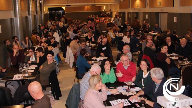 "Prettig gestoord" wint afgetekend 12e familiequiz Herentalse Badmintonclub